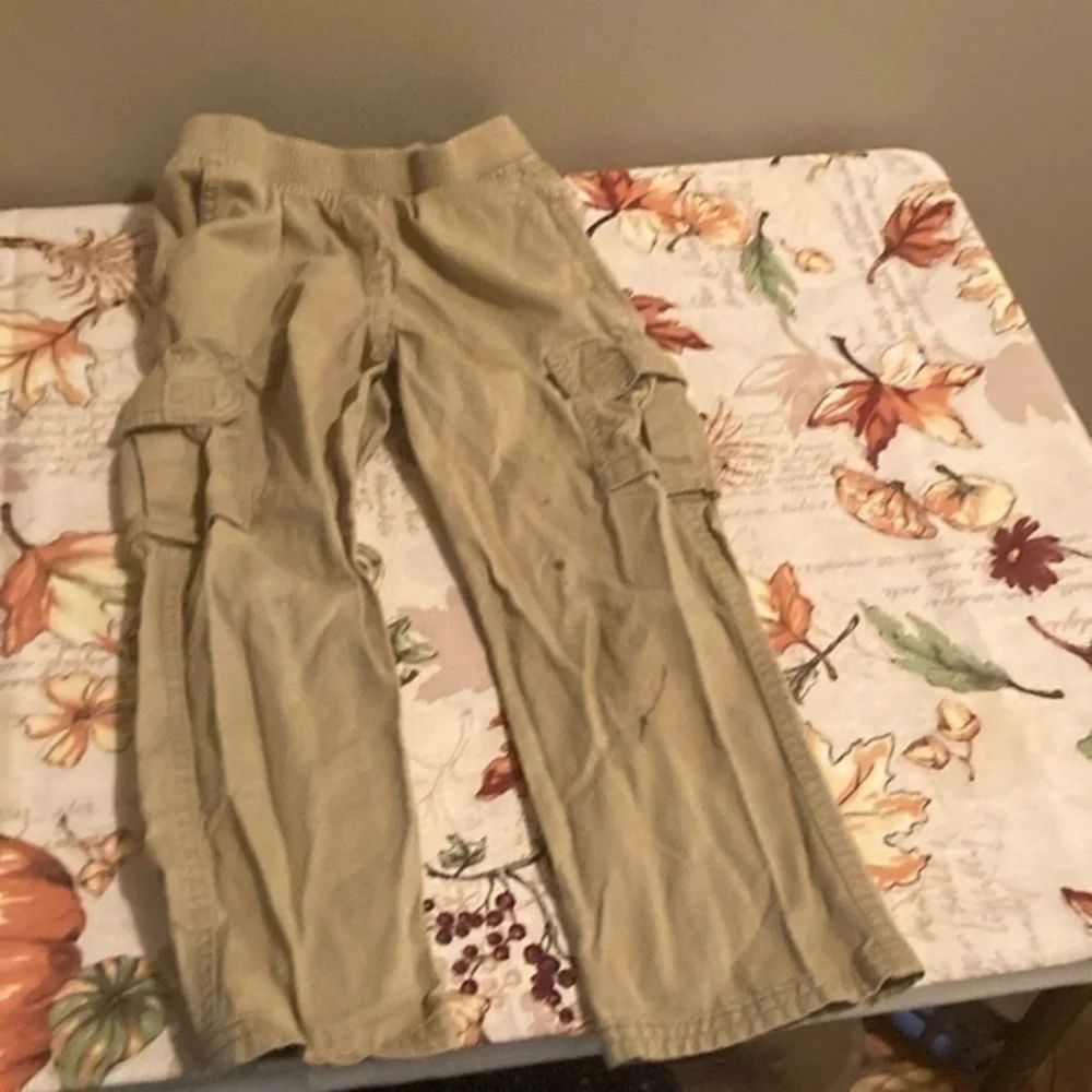 The Children’s Place Cargo Khaki Pants